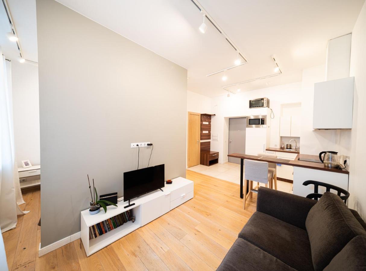 Lacplesa loft-style residence Riga Extérieur photo