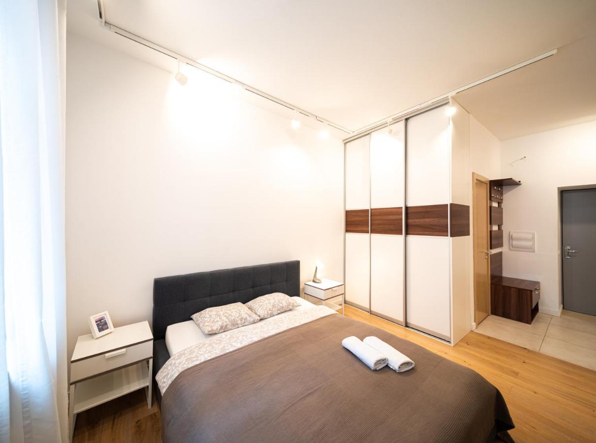 Lacplesa loft-style residence Riga Extérieur photo